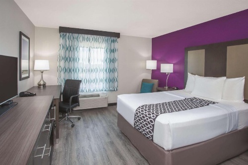 La Quinta Inn & Suites by Wyndham Effingham image 23