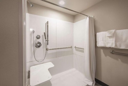 La Quinta Inn & Suites by Wyndham Effingham image 29