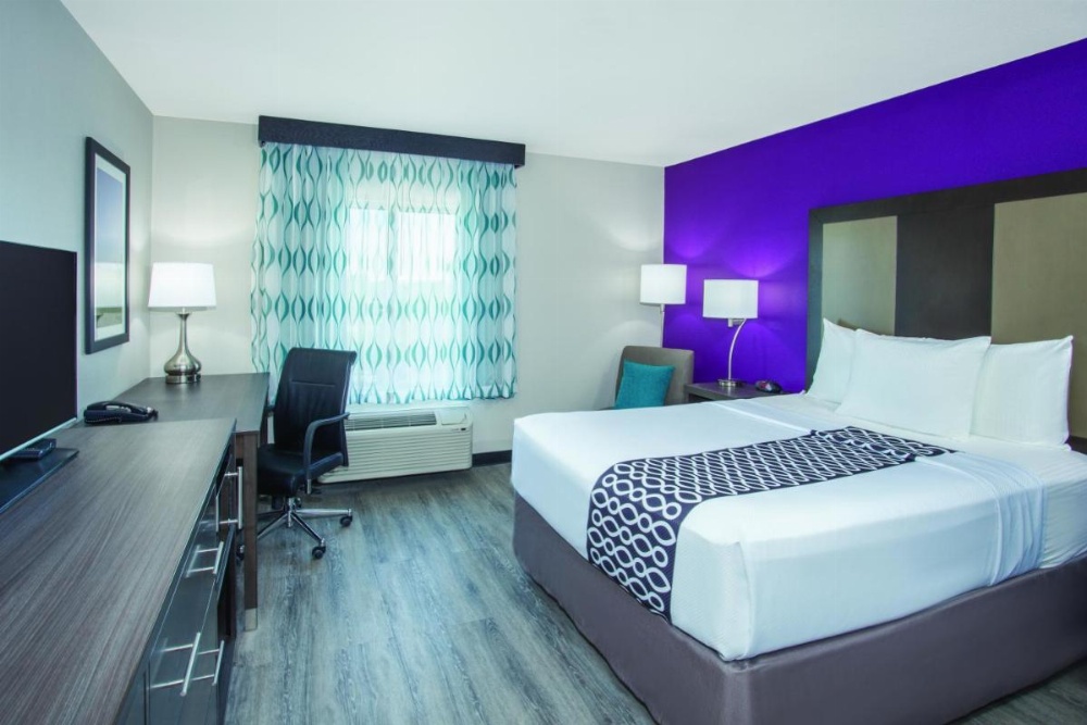 La Quinta Inn & Suites by Wyndham Effingham Image 33