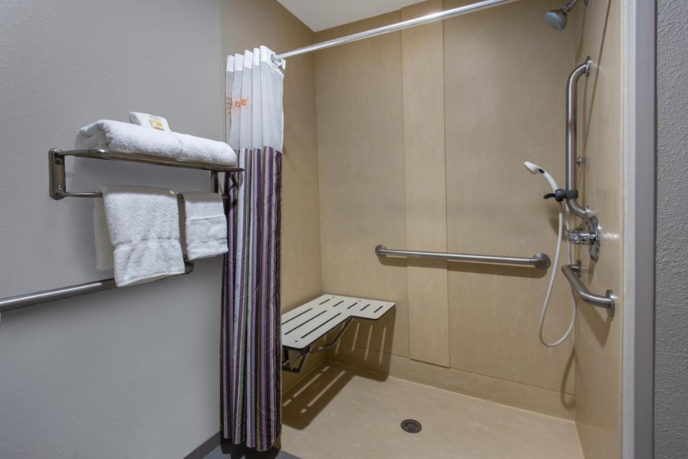 La Quinta Inn & Suites by Wyndham Effingham Image 41