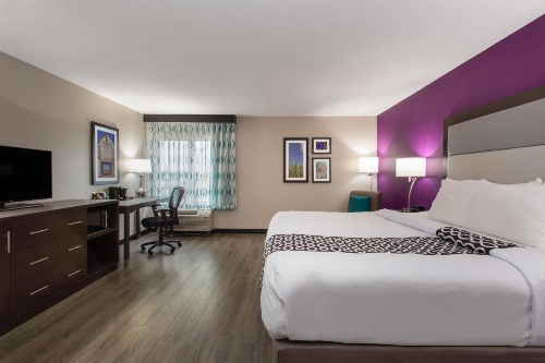 La Quinta Inn & Suites by Wyndham Effingham image 44