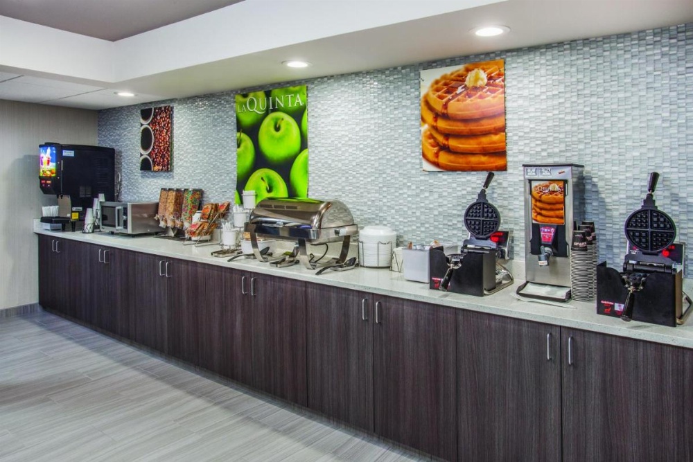 La Quinta Inn & Suites by Wyndham Effingham Image 46