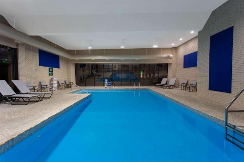 La Quinta Inn & Suites by Wyndham Effingham image 48